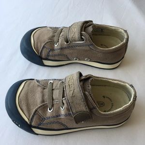 Keen Shoes - Keen shoes EUC size 8 Keen Shoes - Keen shoes EUC size 8